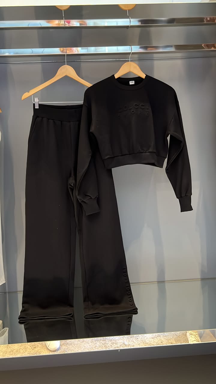 Conjunto Moletom Colcci com Casaco Cropped e Calça Pantalona